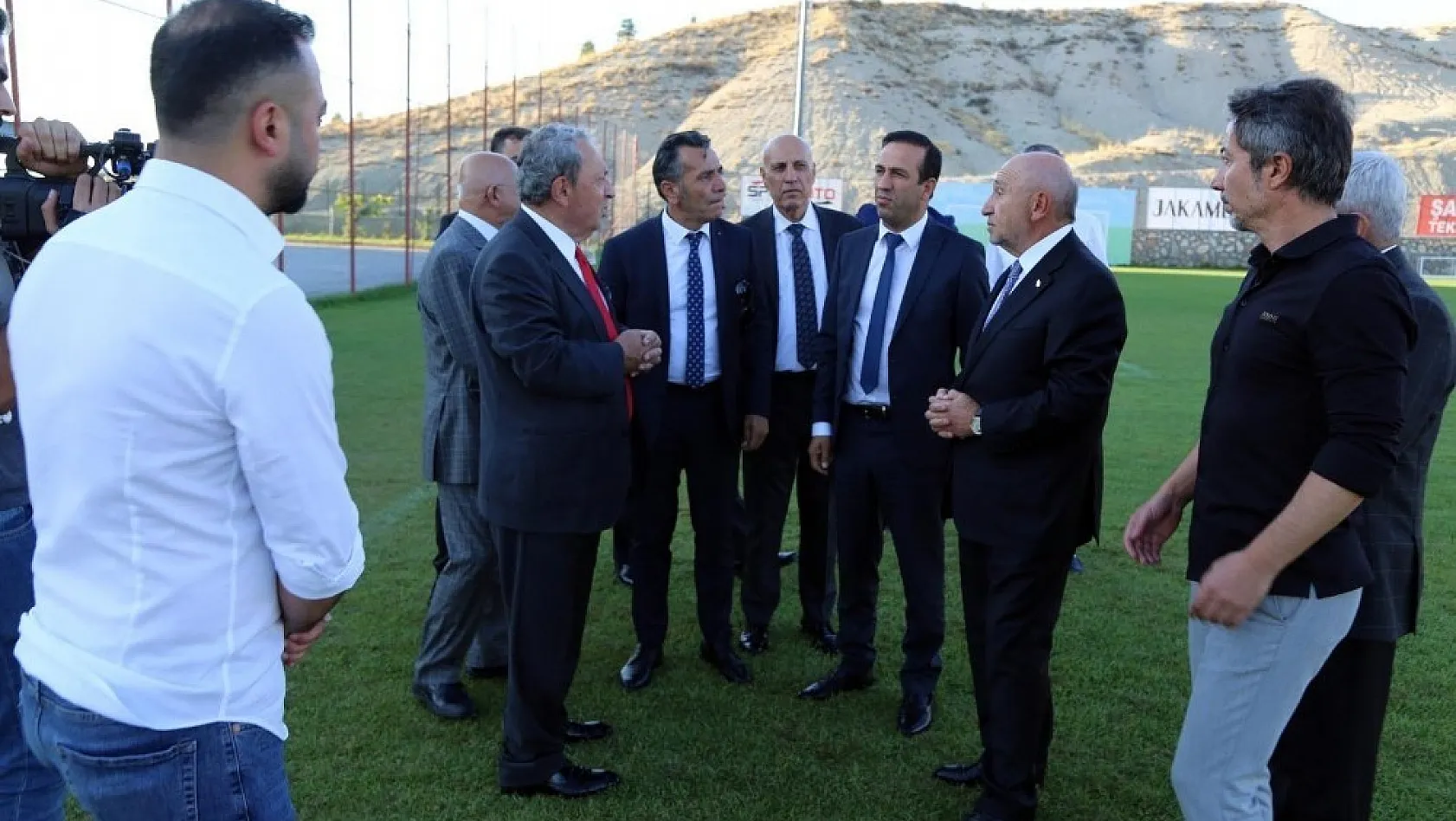 Yeni Malatyaspor'un tesis projesine TFF Başkanı Özdemir'den destek sözü 
