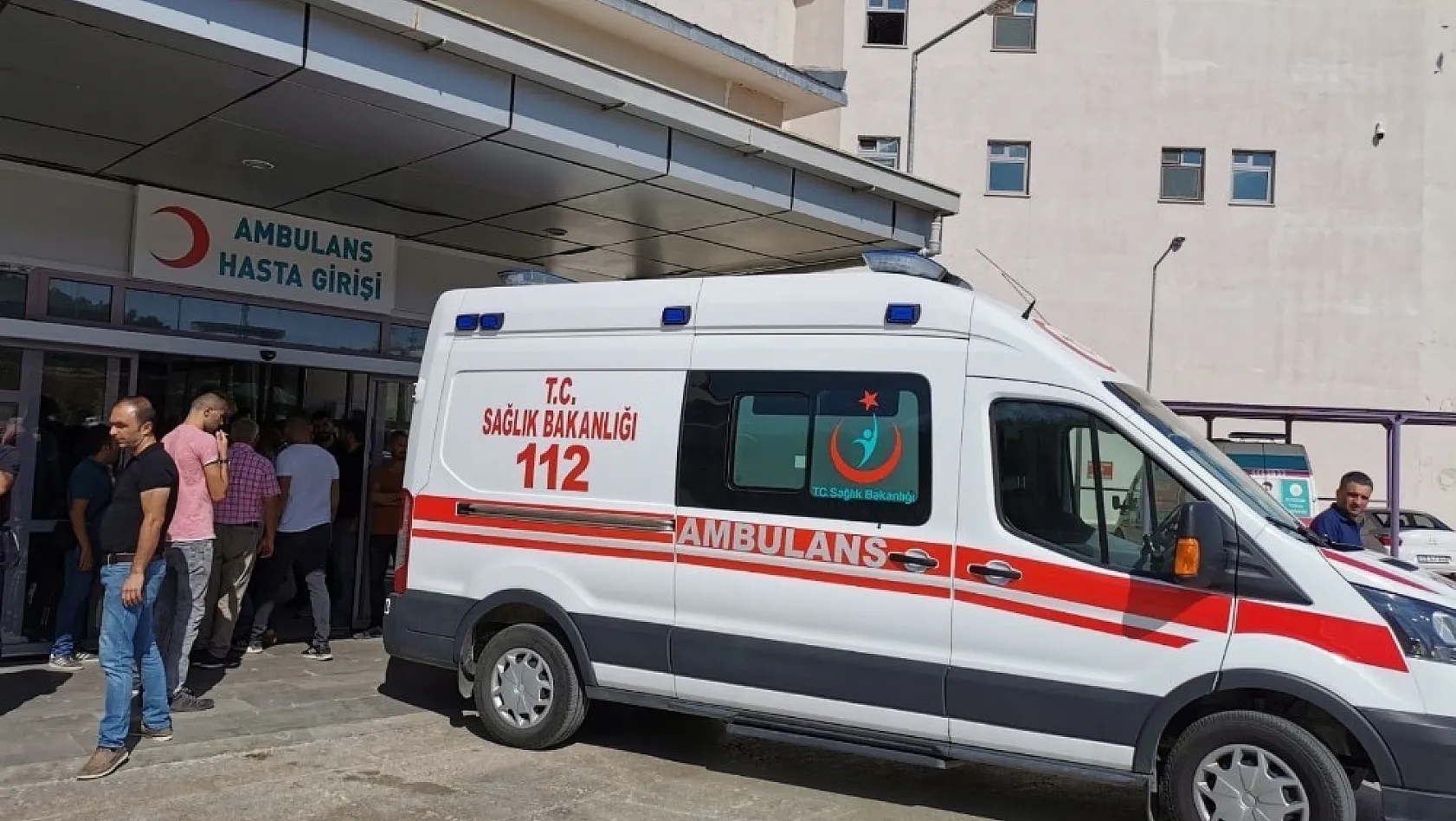 Tunceli'de otomobil şarampole uçtu: 1 ölü, 4 yaralı 
