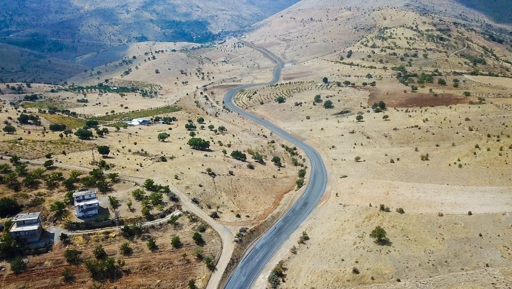 İkizce-Seyituşağı-Atalar-Kadiruşağı grup yolu asfaltlanıyor 