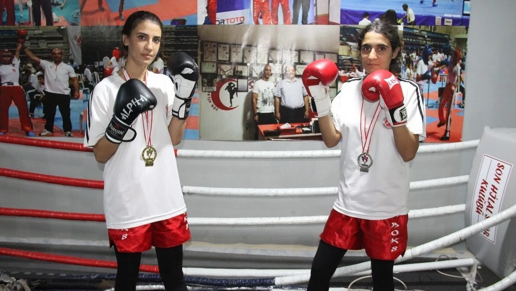İki Kız Kardeşin, Kick Boks Başarısı