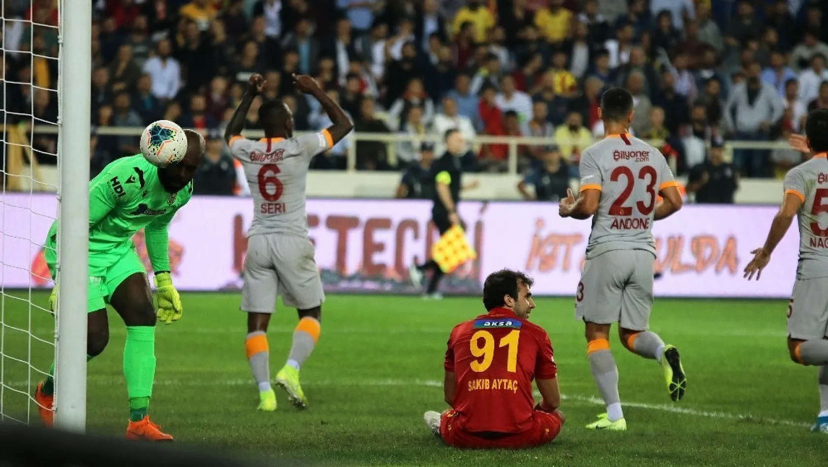 Süper Lig: Yeni Malatyaspor: 0 - Galatasaray: 1 (İlk yarı) 