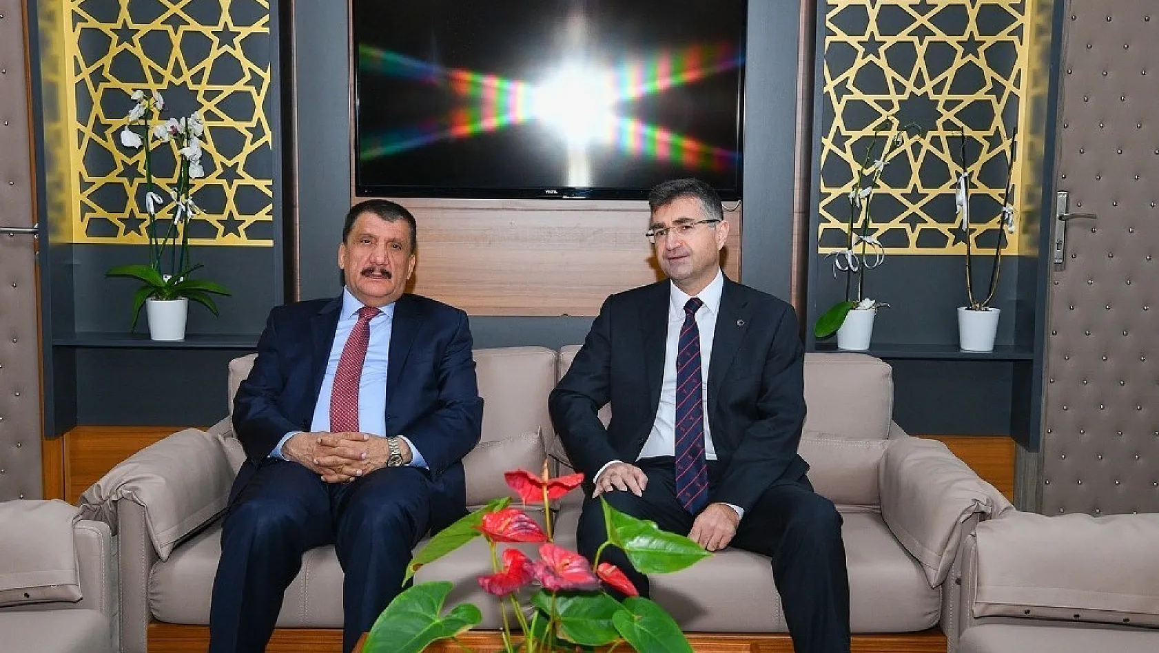 Başkan Gürkan'dan Gümrük  Müdürü Aydemir'e ziyaret 