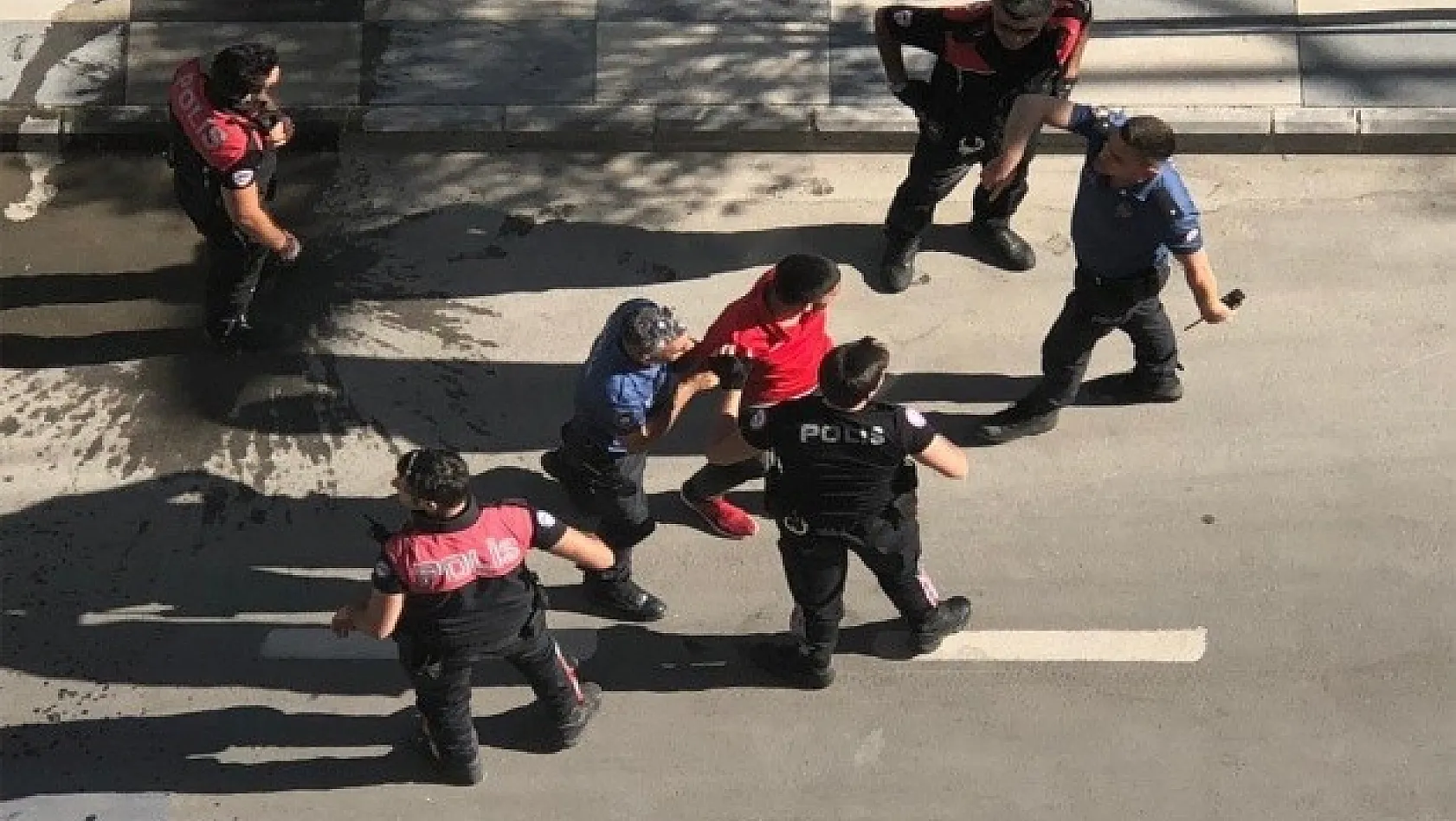 Elazığ'da 2 Polisi Yaralayan Şüpheli Yakalandı!