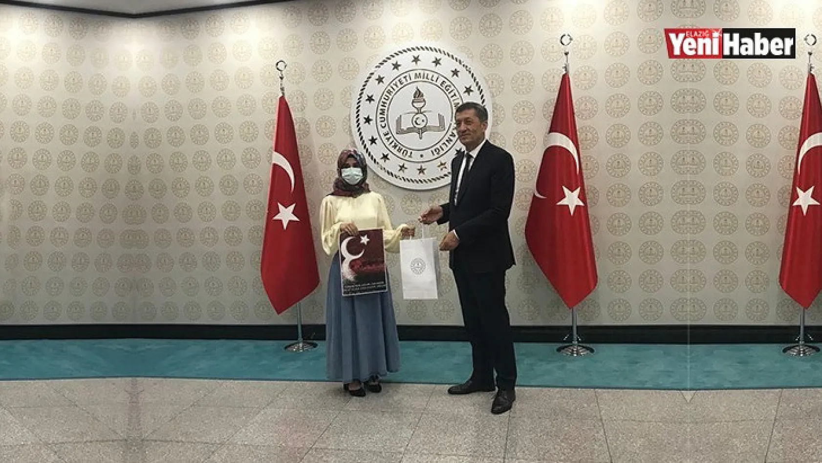 Bakan Selçuk'tan Türkiye İkincisi Olan Elazığlı Öğrenciye Ödül