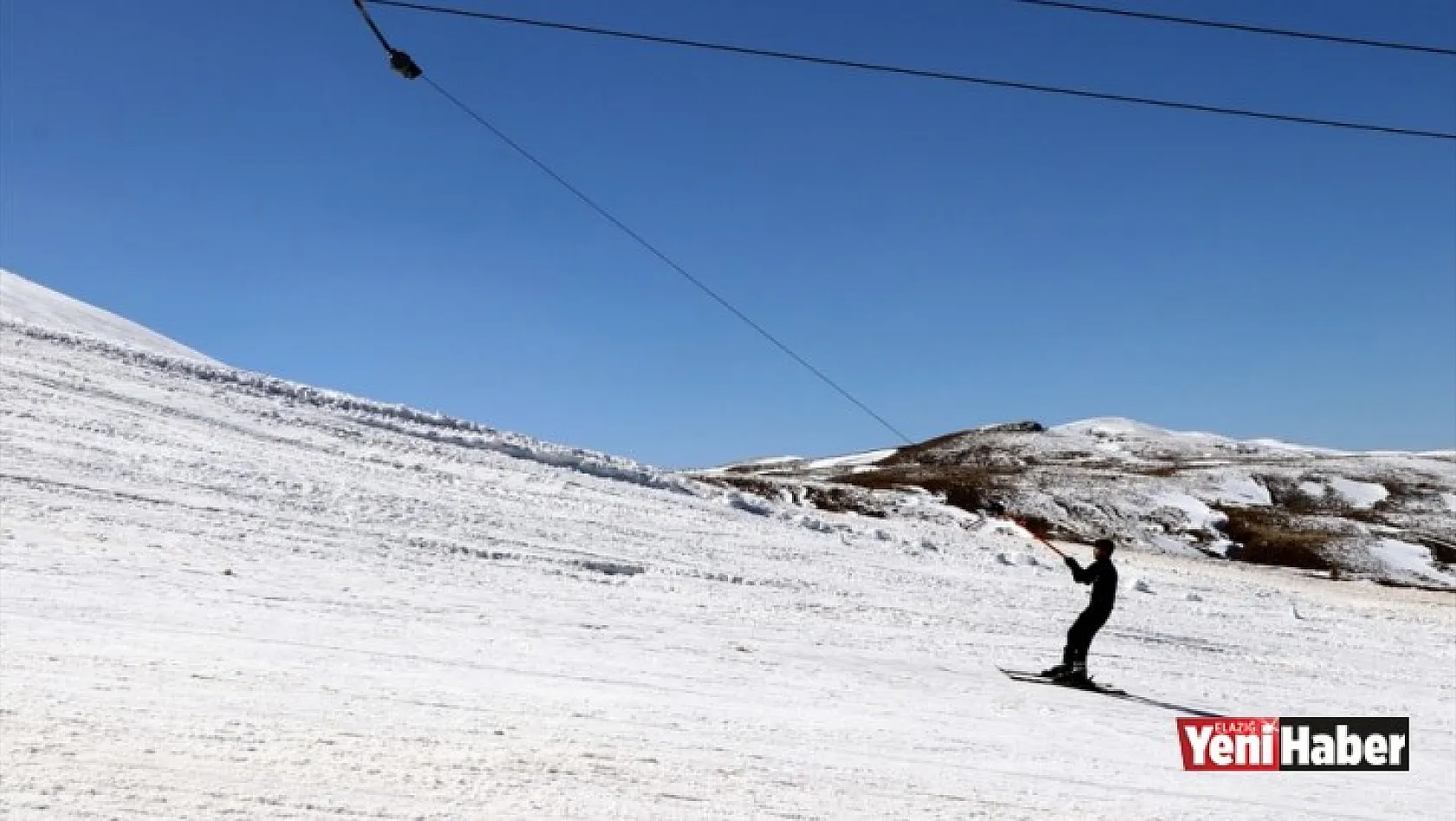 Depremzede Çocuklar Hazarbaba'da Kayak Yaptı
