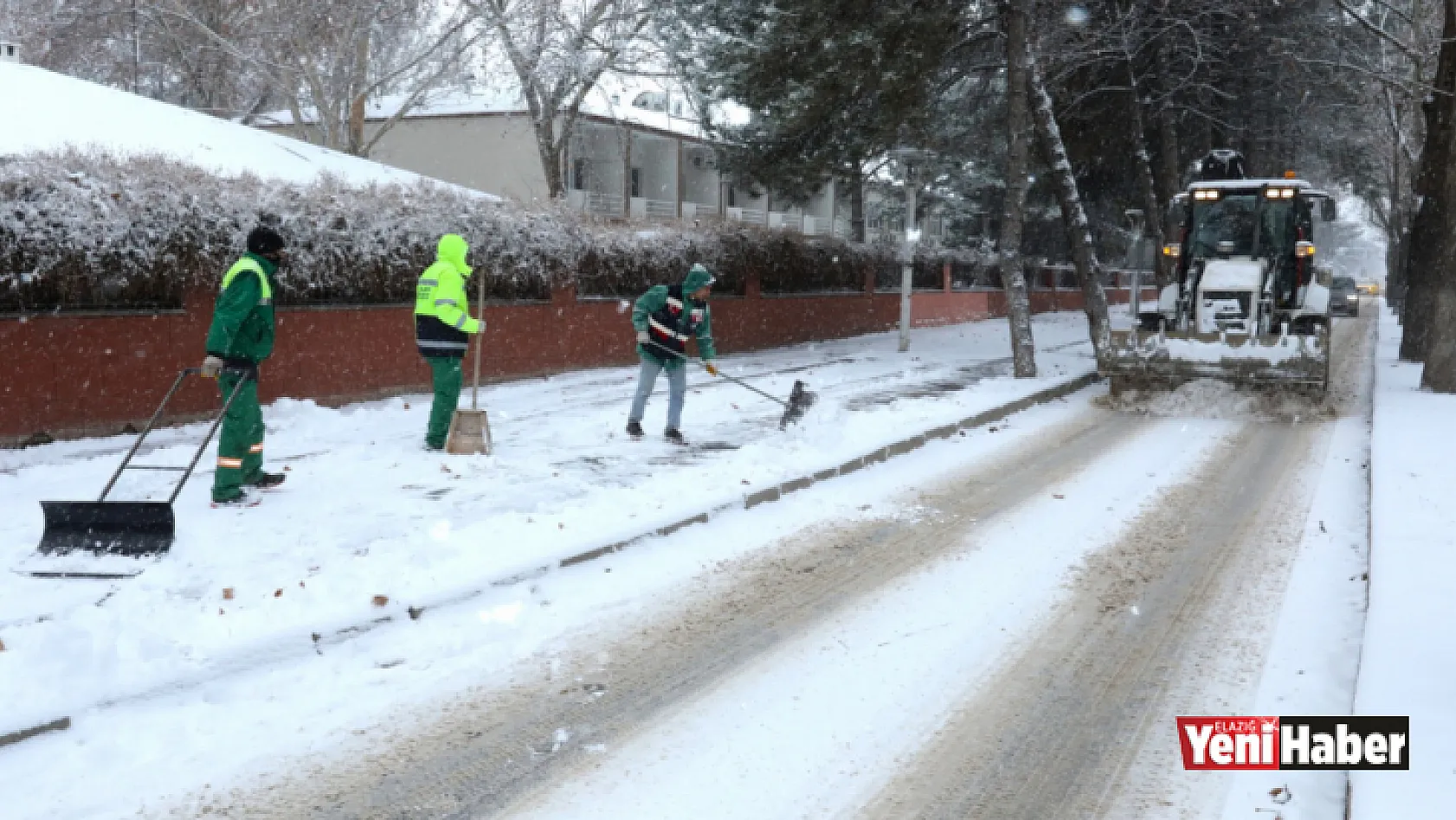 Elazığ Belediyesi Karla Mücadelesini Sürdürüyor