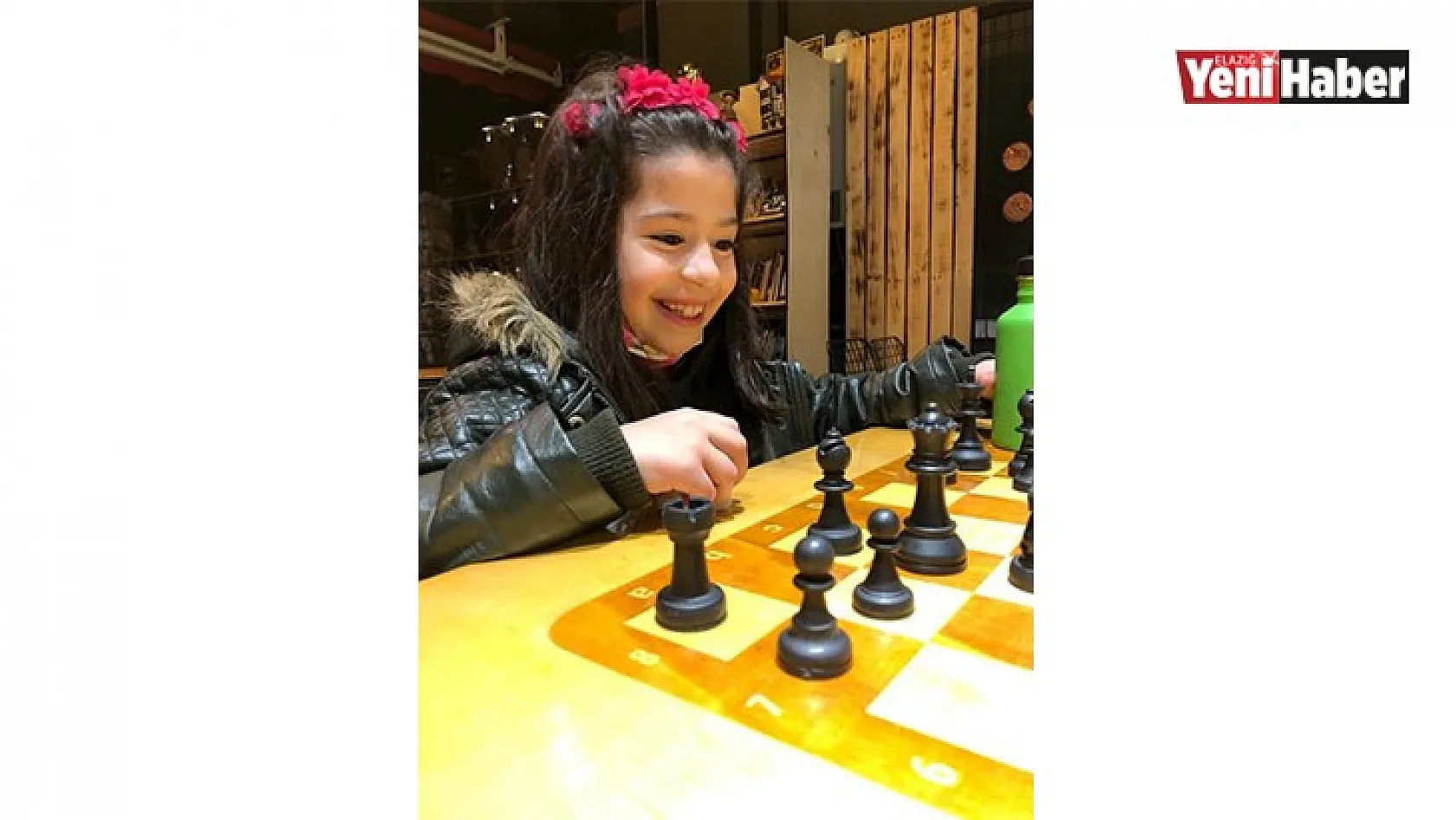 Elazığ'da 7 Yaşındaki Azra Satrançta Milli Takıma Seçildi!