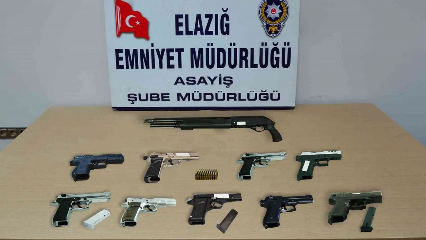 Elazığ'da 30 Kişi Tutuklandı