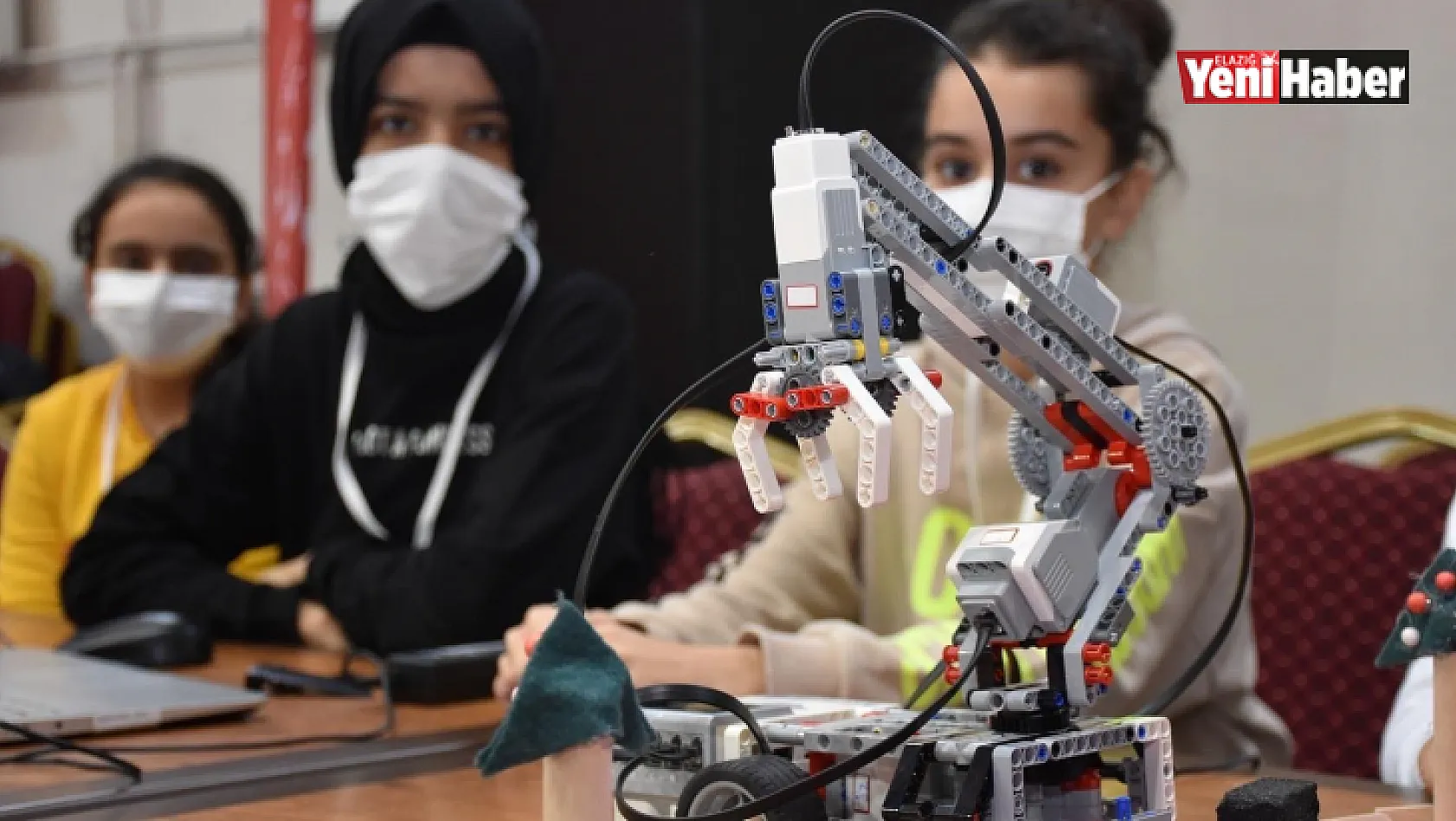 Elazığ'da Robotik ve Kodlama Proje Şenliği başladı