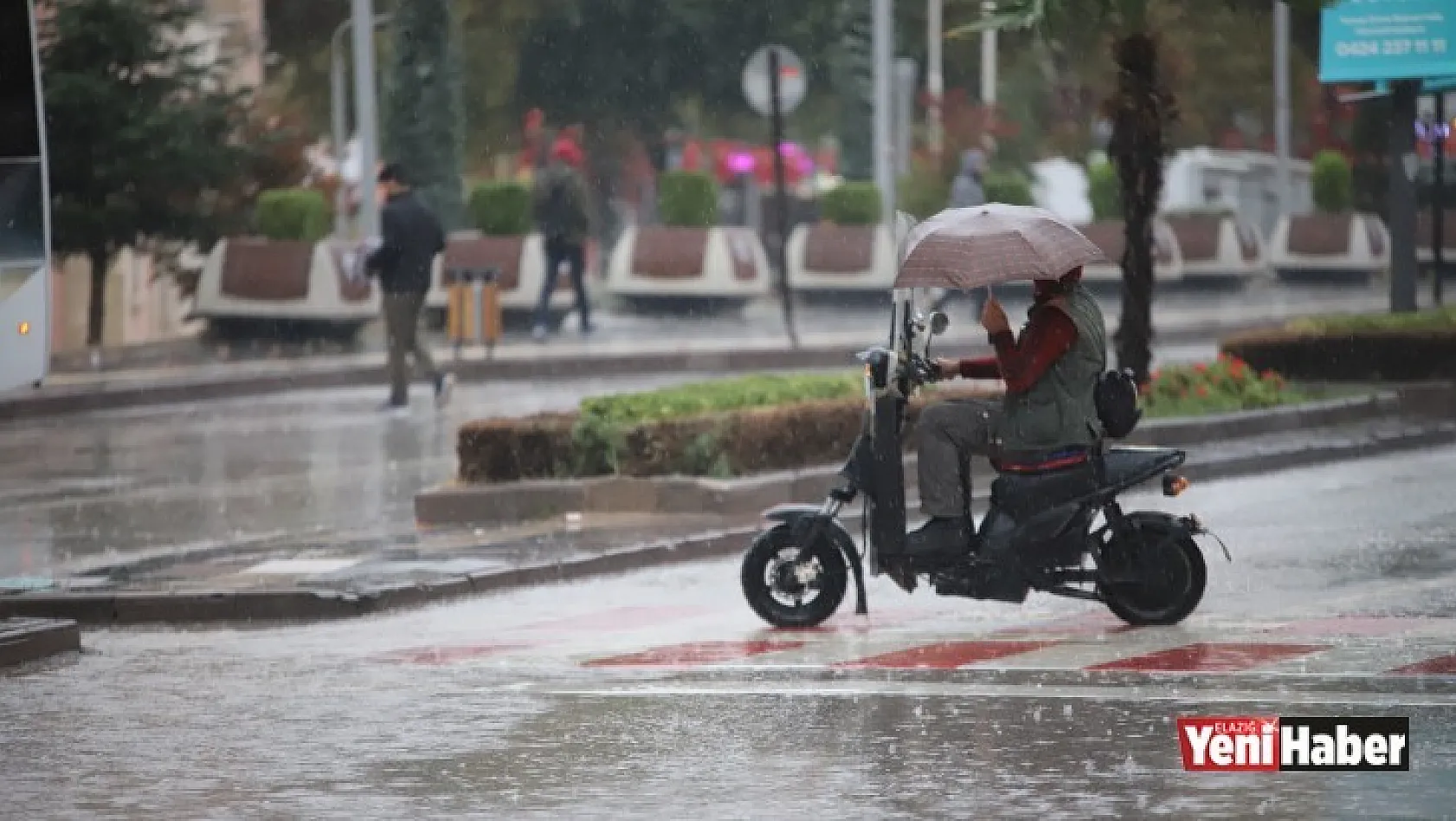 Elazığ'da Sağanak Yağış Etkili Oluyor!