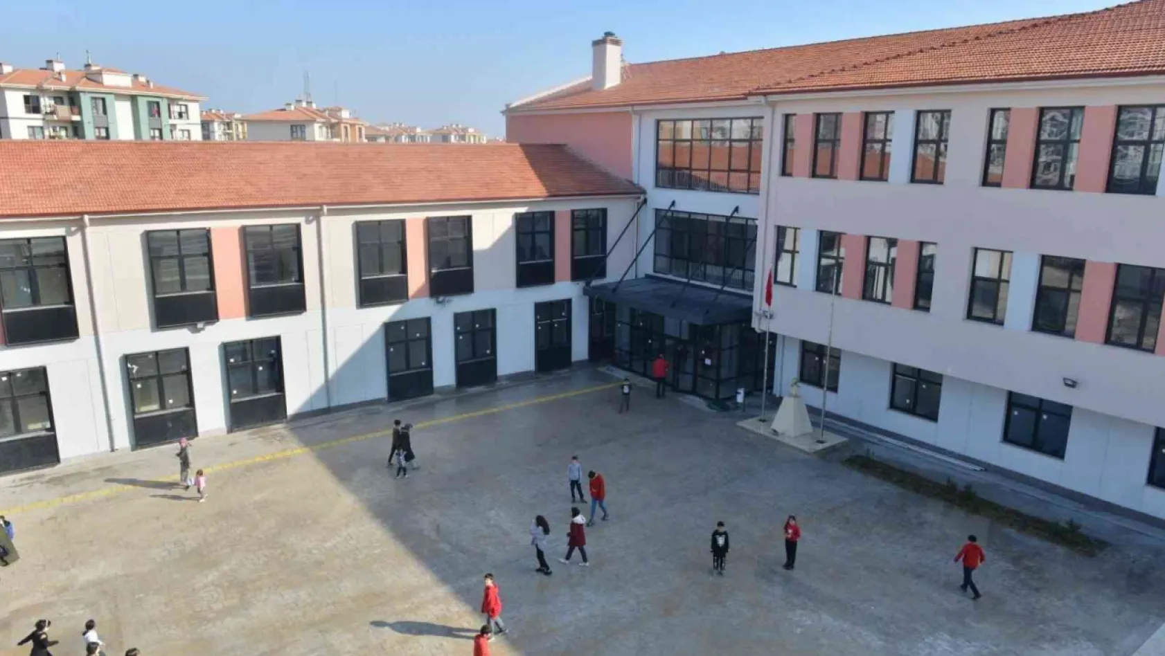 Yemişlik TOKİ'de Okul Hizmete Açıldı