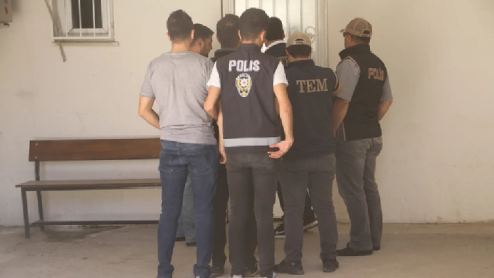 FETÖ Operasyonunda 4 Kişi Gözaltına Alındı