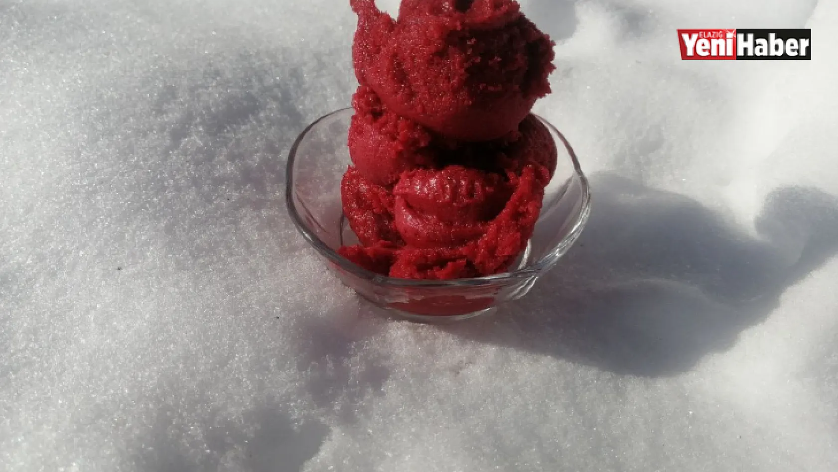 Elazığ'ın patentli lezzeti vişne dondurmasına kışın yoğun ilgi