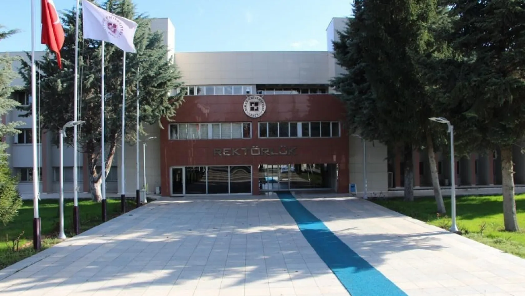 Fırat Üniversitesi Başarıya Doymuyor!