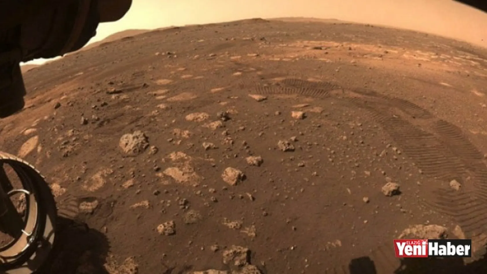 Keşif Aracı Mars'ta İlk Sürüşünü Gerçekleştirdi!