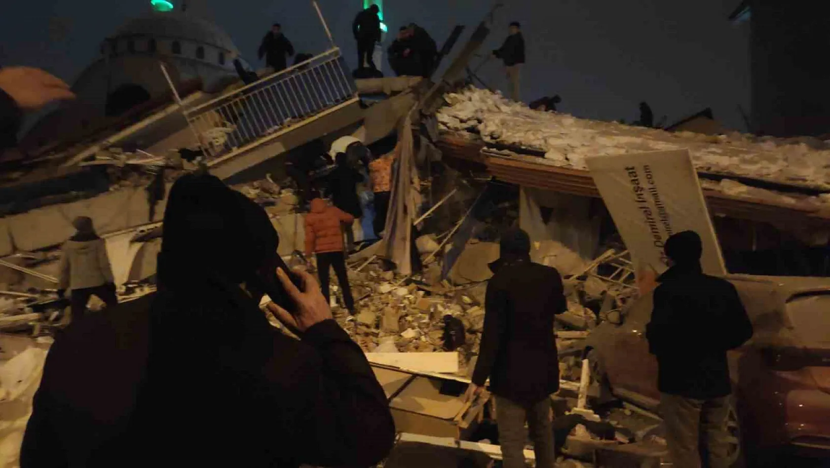 Malatya'da Çok Sayıda Bina Çöktü