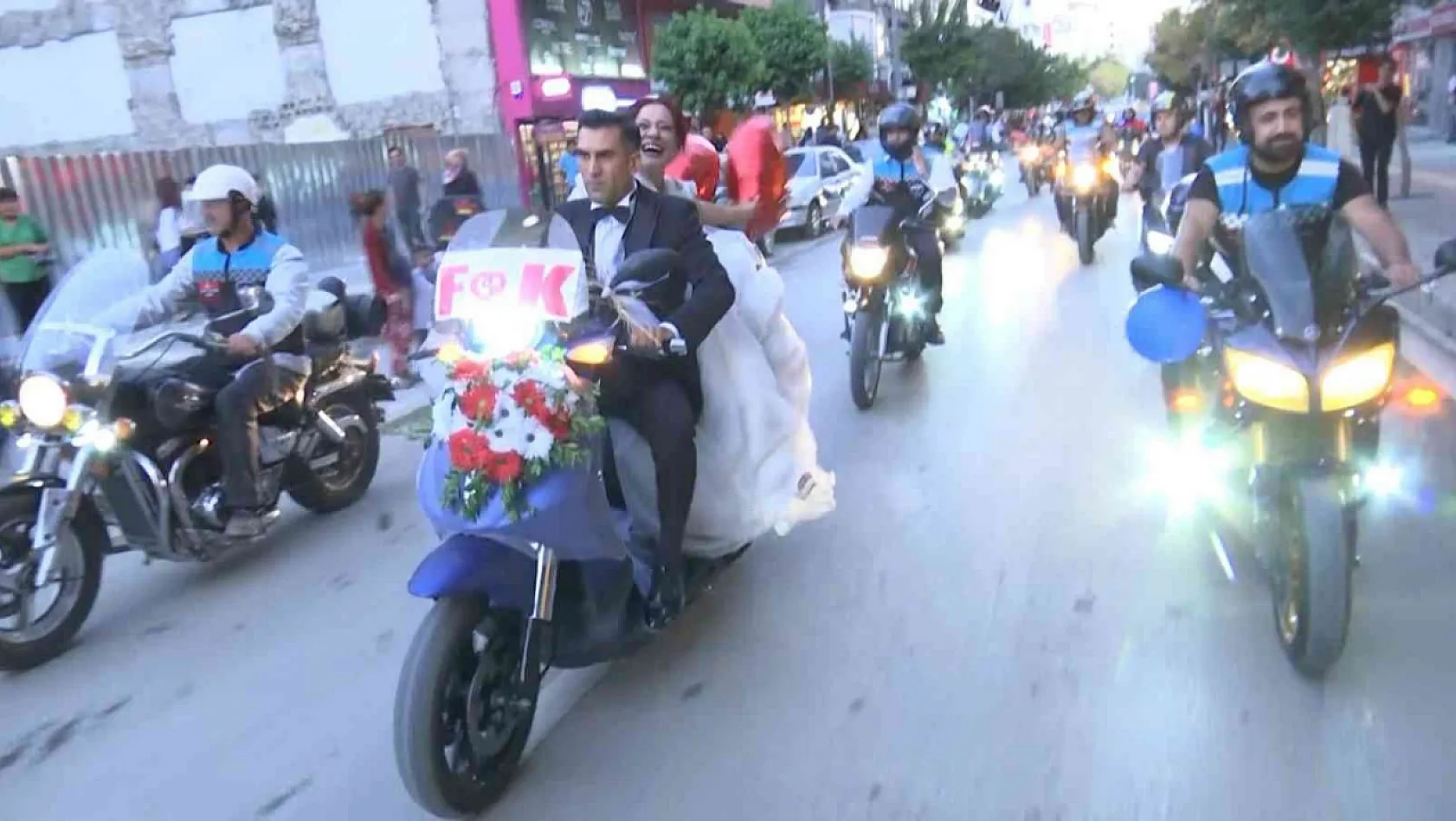 Motosiklet Tutkunu Düğüne Yansıdı