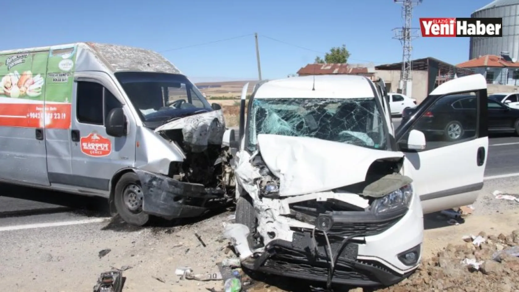 Elazığ'da Feci Kaza:4 Yaralı!