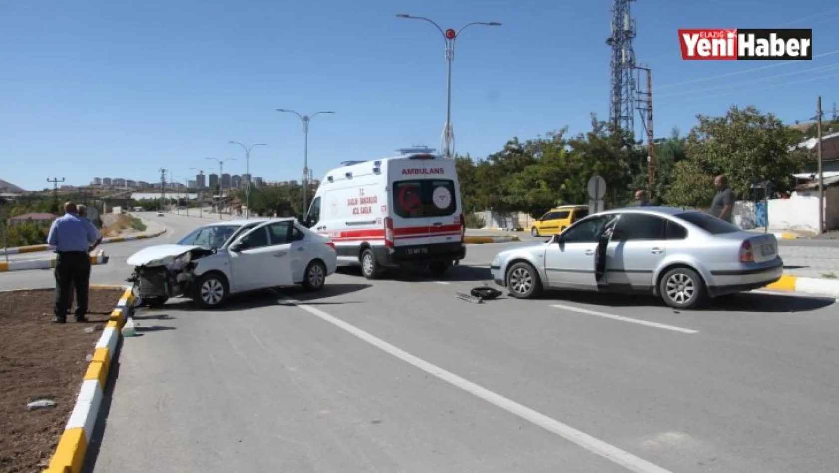 Elazığ'da Trafik Kazası: 2 Yaralı!