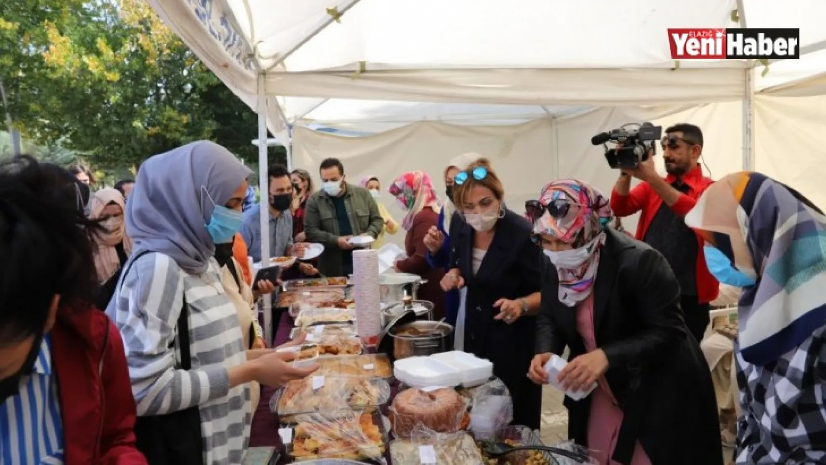 FÜ Kadın Kolları Tarafından 'Hayır Çadırı' Açıldı