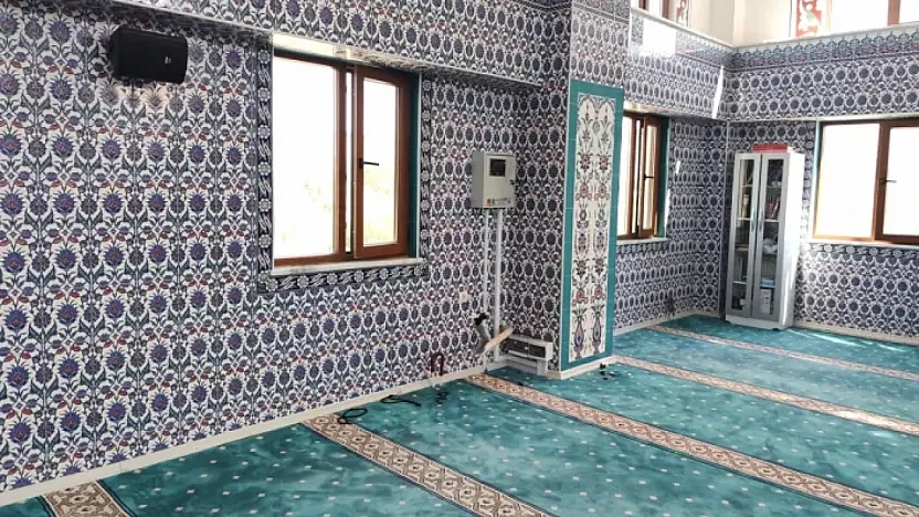 Köy Camisinde Hayrete Düşüren Olay!
