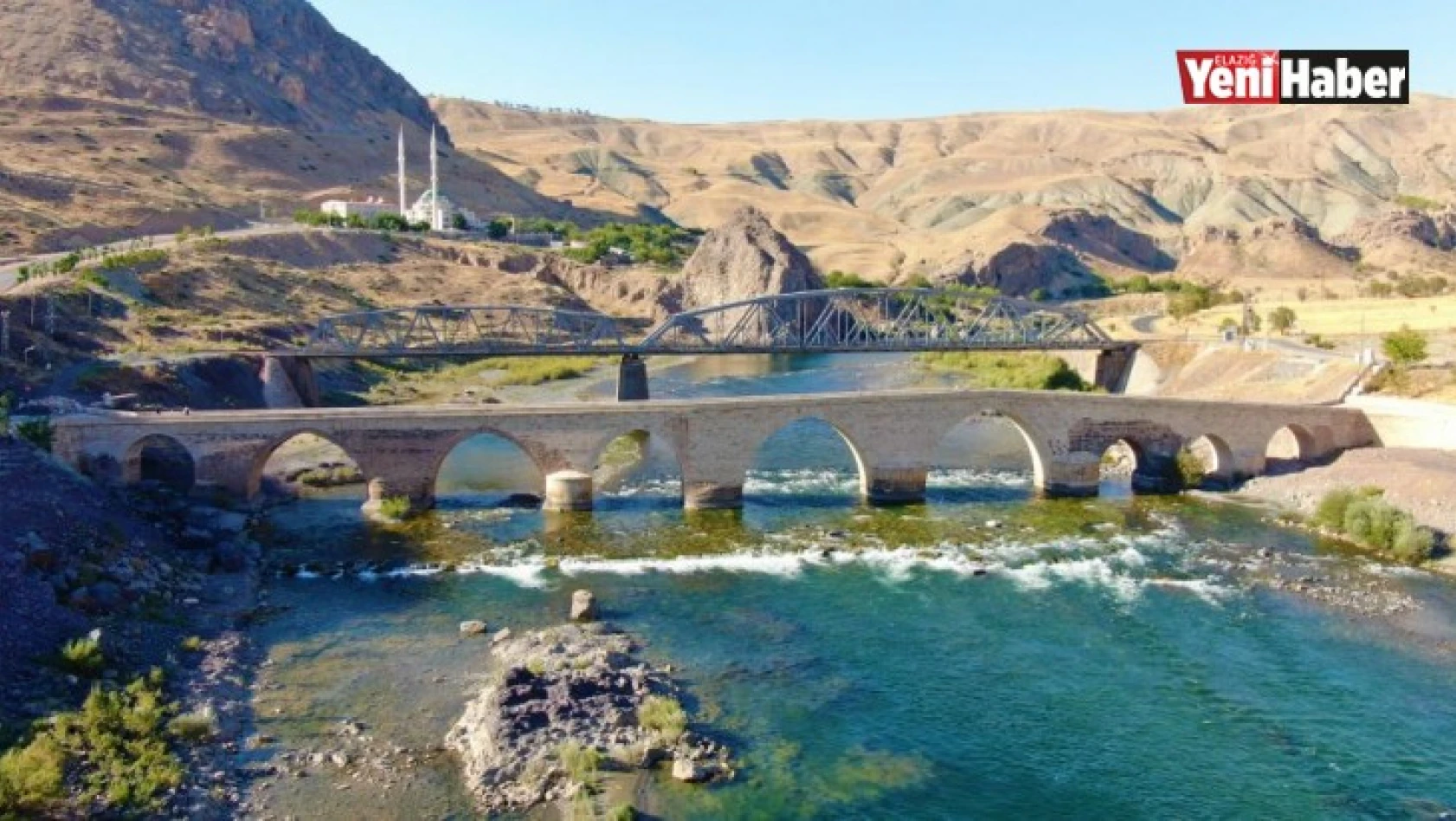 Yüzlerce Yıllık Palu Köprüsü Tarihe Meydan Okuyor