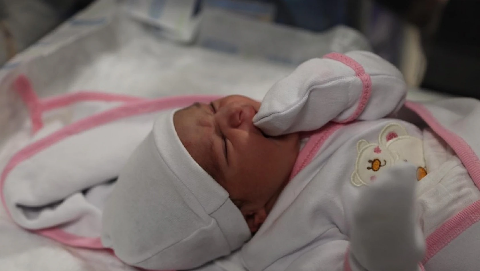 Elazığ'da yılın ilk bebeği 'Bahar Mila' oldu 