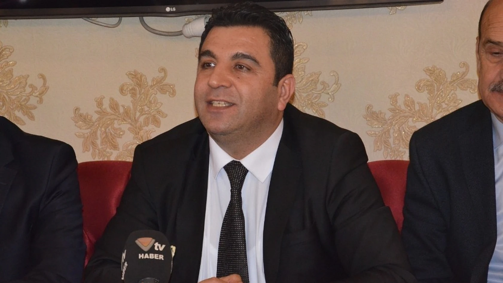 CHP Büyükşehir adayı Gökçe, basınla buluştu 