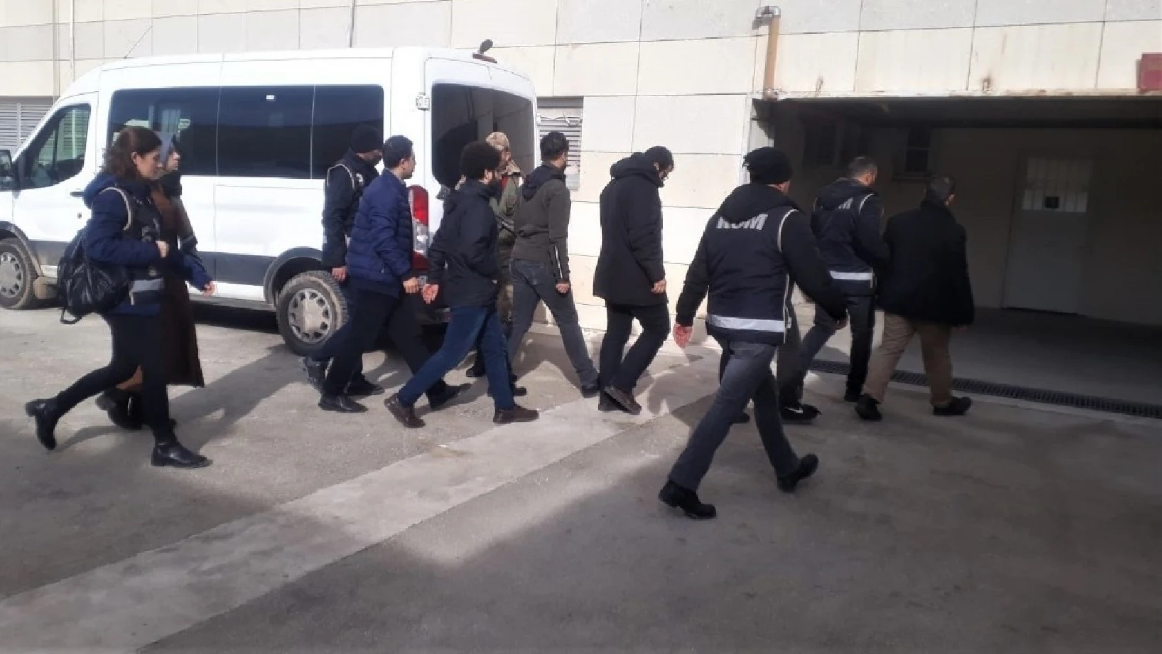 Elazığ'da FETÖ'den 5 tutuklama 