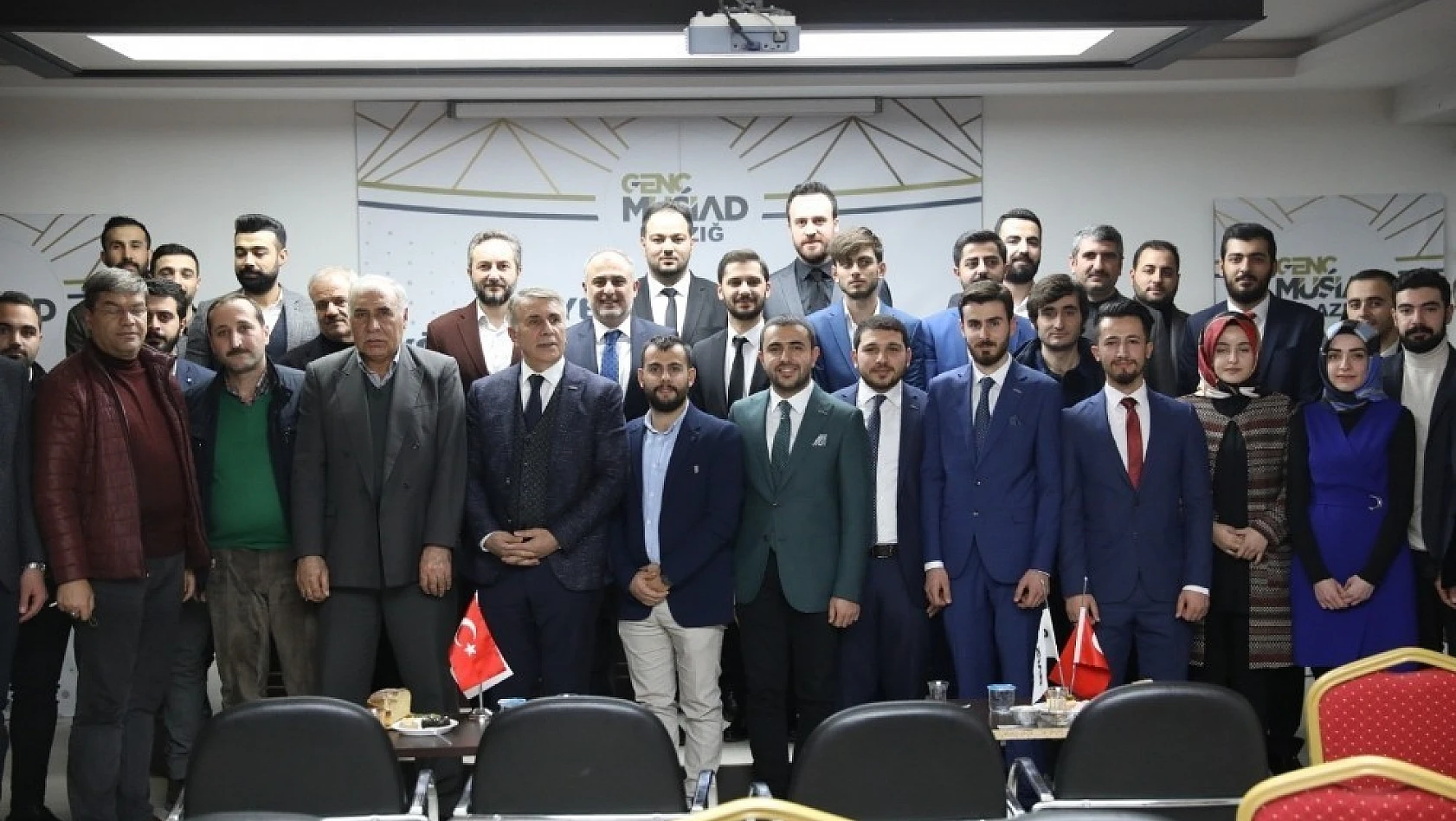 Genç MÜSİAD' da görev değişimi
