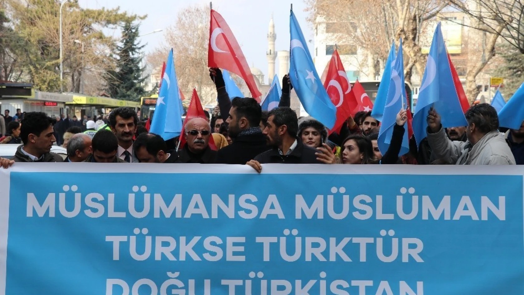 Malatya'da 'Doğu Türkistan'a destek' yürüyüşü 