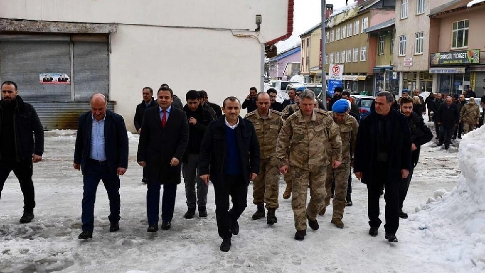 12 yıl sonra bir Vali, Ovacık'a karayolu ile gitti 