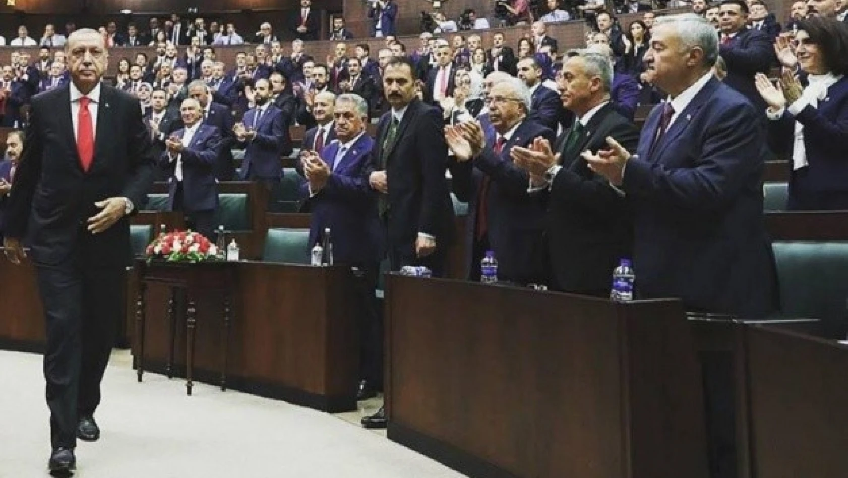 AK Partili Zülfü Demirbağ, En Başarılı Milletvekili Seçildi