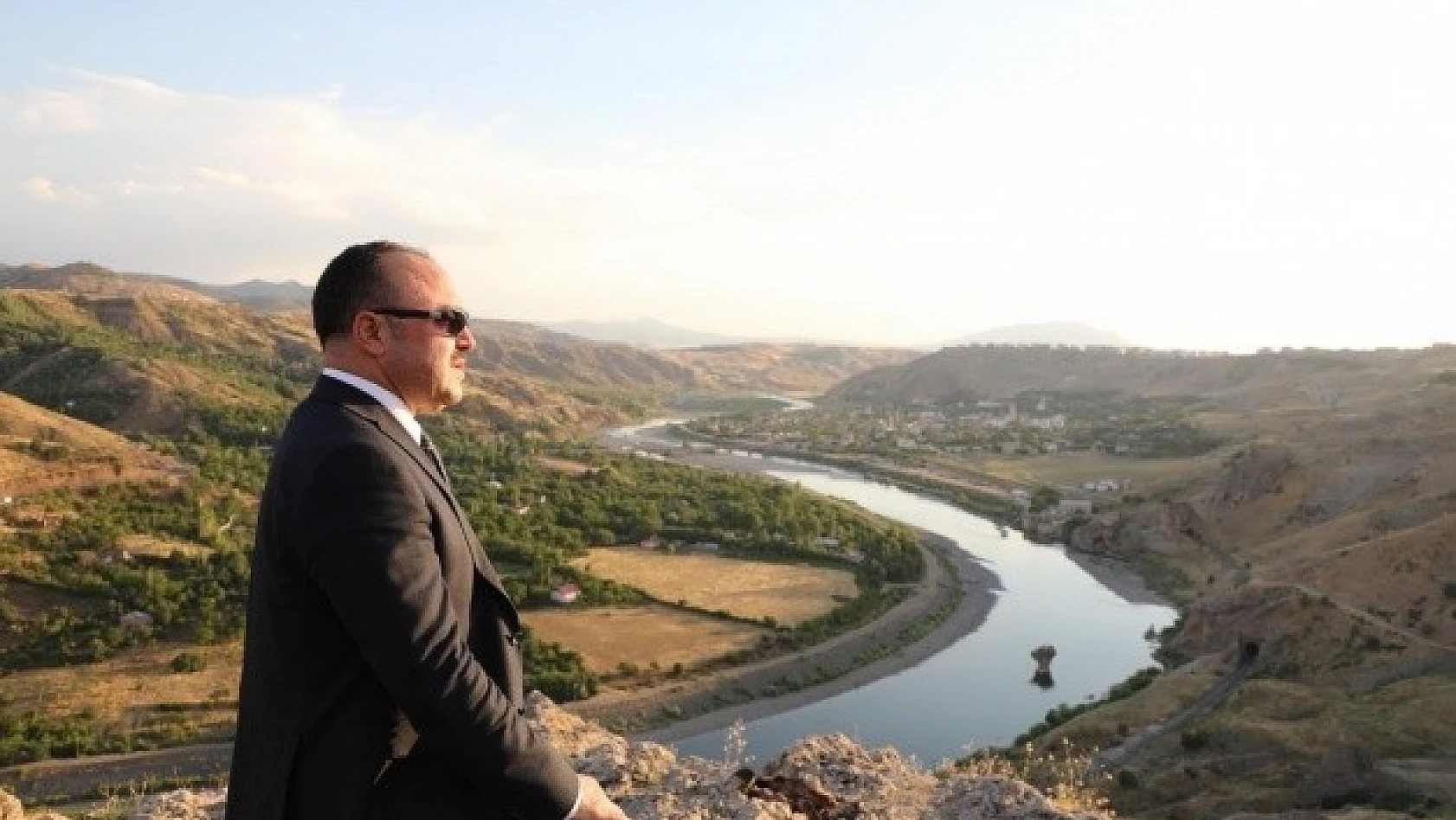Vali Erkaya Yırık'ta Palu'ya Hayran Kaldı