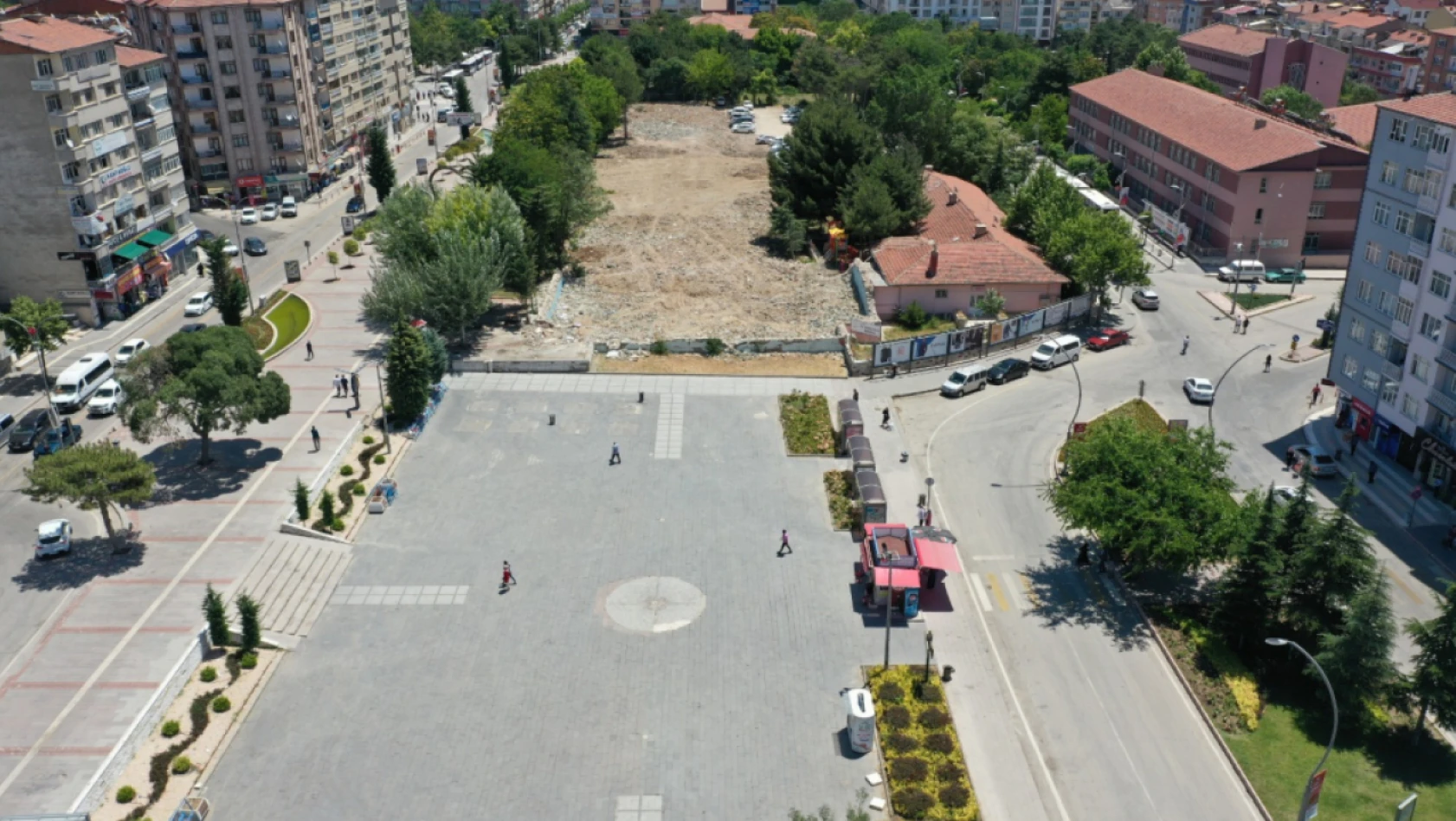 Ahmet Aytar Meydanı'nın İsmi Değişti