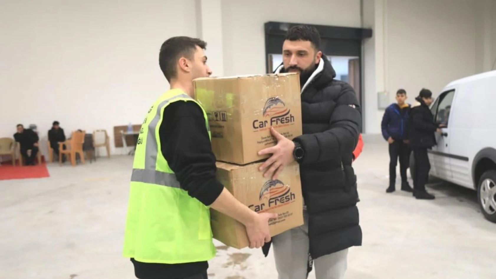 Elazığ Belediyesi'nden deprem bölgesine destek sürüyor