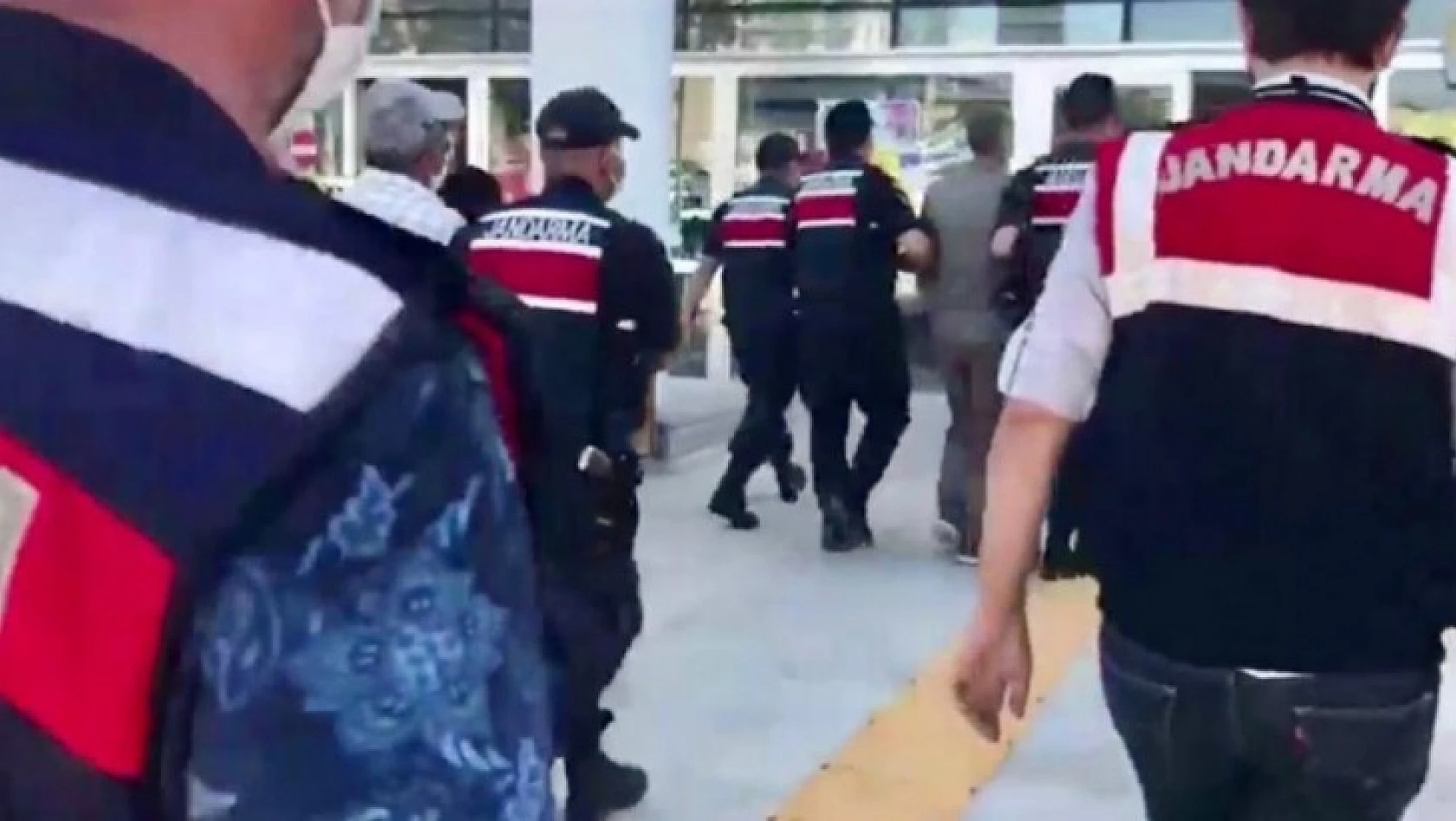 Aranan Şüpheliler Çadırda Yakalandı