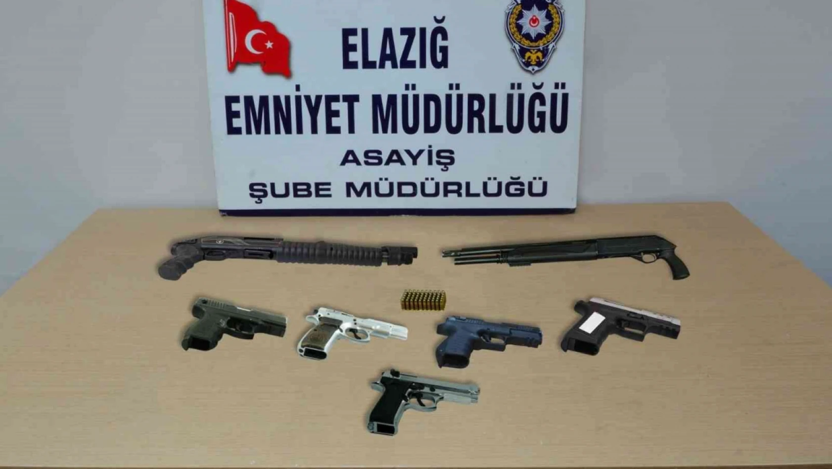 Elazığ'da 25 Kişi Tutuklandı