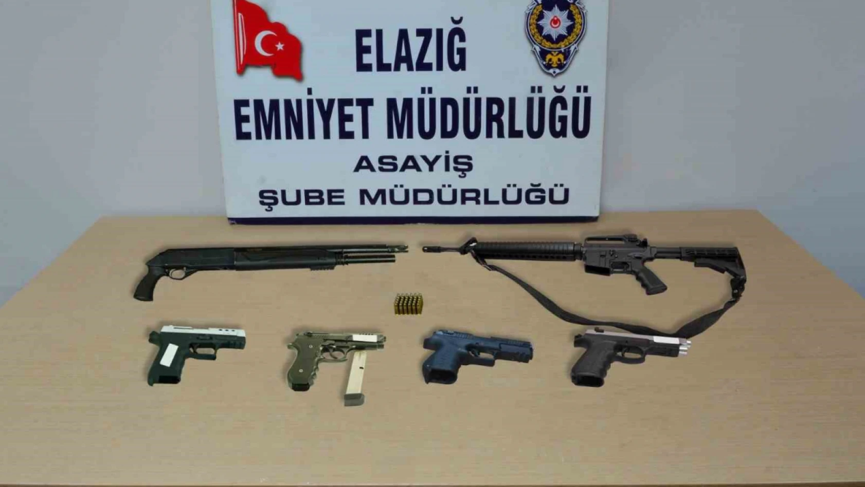 Elazığ'da 12 Kişi Tutuklandı