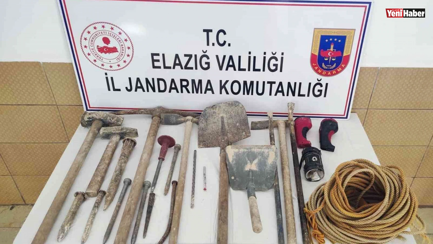 Jandarma'dan Kaçak Kazıya Suç Üstü