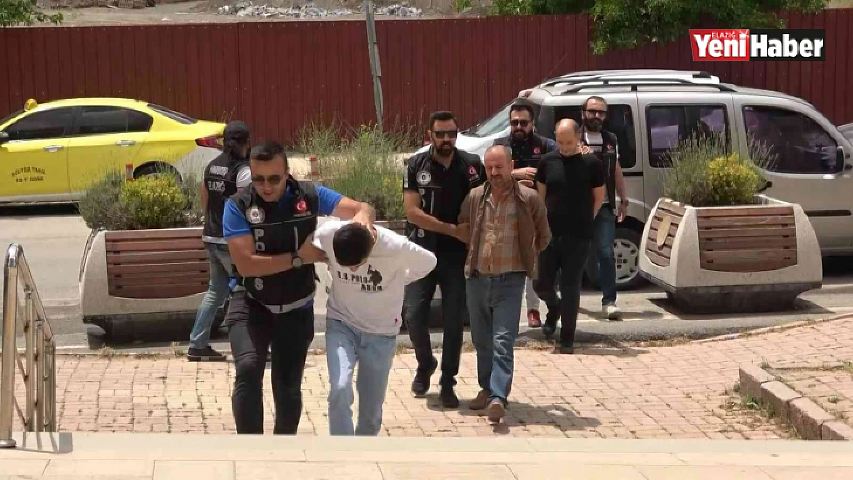 Elazığ'da uyuşturucu maddeyle yakalanan 3 zanlı tutuklandı