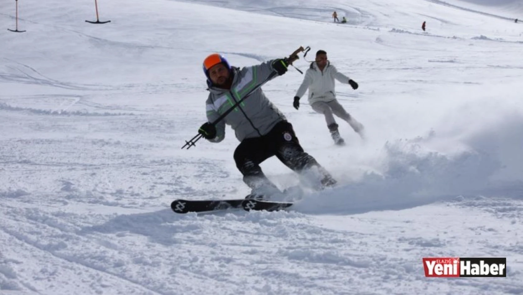 Hazar Baba Dağı'nda Kayak Keyfi Başladı
