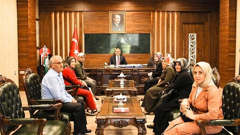 Vali Ekinci, vatandaşları makamında ağırladı