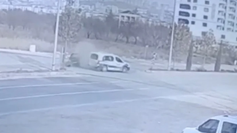 Trafik Kazası Kameralara Yansıdı