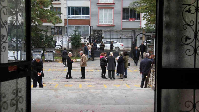 Uzun yıllar sonra sınava giren öğretmenlerden öğrencilere uyarı